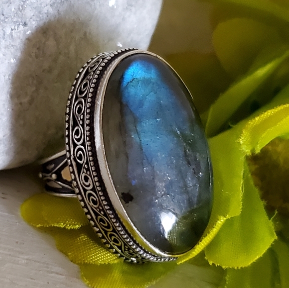 Jewelry - 🧡 BLUE FIERY LABRADORITE RING